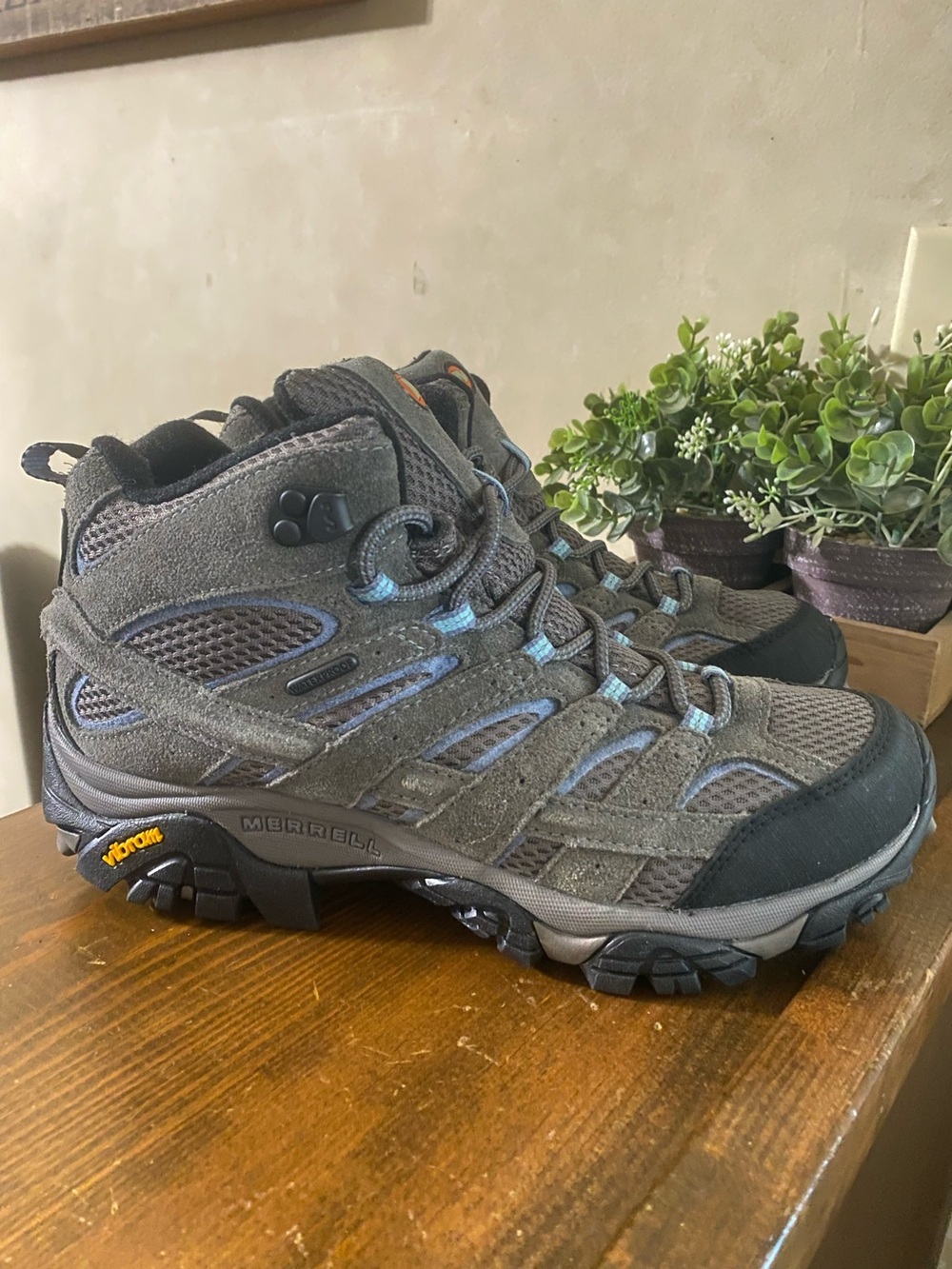 Merrell Moab 3 Mid Granite Suede Waterproof Hiking Boots Womens Size 10 Vibram
